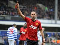 الجناح الويلزي رايان غيغز (مانشستر يونايتد): أحد أفضل لاعبي عصره، تميز بقدرته على التجديد في الأداء وأنماط اللعب وهو ما كان يبهر الجماهير، كانت أفضل لحظاته عندما أحرز الهدف الوحيد الذي كان سبباً في اقتناص فريقه لبطولة الدوري الإنجليزي أمام ويست هام يونايتد عام 2009.