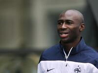 6- المدافع الفرنسي إيلياكيم مانغالا: انتقل من بورتو إلى مانشستر سيتي مقابل 40 مليون يورو موسم 2012-2013.