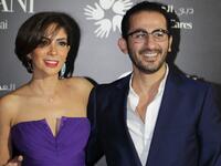 قصة حب جمعت النجمان أحمد حلمي ومني زكي حيث تعتبر من اشهر قصص الحب في الوسط الفني، التي تكللت بالزواج في عام  2002 ليسقر زفافهما عن حياة اسرية هادئة. احمد ومنى اجتمعا في اعمال فنية عدة منها فيلم "ليه خلتني أحبك".