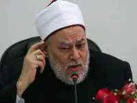 القرآن لا يحرم الزنا: أثار قول مفتي مصر السابق، علي جمعة، أثناء ندوة بمعرض الكتاب الدولي، أقيمت لمناقشة كتاب الإجماع للدكتور على عبدالرازق، بأن 'القرآن لا يحرم الزنا' جدلًا كبيرًا في الشارع المصري.
