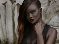 ساعد لون  خوديا ديوب   لزيادة نجوميتها على مواقع التواصل الاجتماعي
