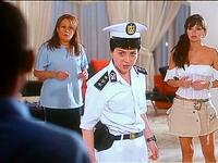 بالرغم من عدم رضا النقاد عن فيلم 'أيظن' فان مكاسب  الفنانة مي عز الدين من هذا الفيلم كانت بالجملة.. فقد نجحت في تمهيد الأرض لنجوميتها بالسينما. وتدور الأحداث حول رجل أعمال يبحث عن ابنته التي فقدها منذ حوالي 20 عاماً وذلك من خلال العديد من المواقف الكوميدية.
