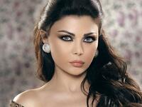 العضو الثالث سيكون متغيّراً، حيث سيحل أحد النجوم والمشاهير العرب والأجانب، الذين تتنوّع اختصاصاتهم بين عرض الأزياء والغناء والتمثيل والإعلام ضيفاً في حلقة. وسيحظى الضيف بارتداء الملابس التي يصممها المشتركين. وكانت النجمة هيفاء وهبي هي الضيفة الأولى للبرنامج. 