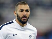 لاعب كرة القدم الفرنسي كريم بينزيما من عائلة مسلمة ومن أصول جزائرية
