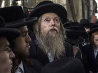 محظور استخدام غسالة ذات فتحة أمامية"، هكذا كان نص فتوى الحاخام، بارويخمان، حول إمكانية استخدام النساء الحريديات "المتشددات" للغسالة "الأوتوماتيك".