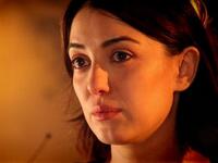 الممثلة كندة علوش نشرت على الانستغرام  صورة  معلقة "لا أحد يهتم بشأن سوريا في العالم الخارجي، لذلك نرجوكم تغيير صوركم للون الأحمر آملين أن يكون يلفت هذا اللون انتباههم، ارفعوا الوعي بالكارثة الإنسانية الواقعة بسوريا. هذا ليس بياناً سياسياً وإنما إنسانياً"