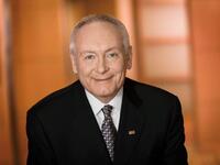 "عائلة كوكس: 34.5 مليار دولار" يبلغ عمر إمبراطورية عائلة كوكس أكثر من 100 عام، وهي لاعب مهم في مجال الإعلام والصحافة، في الولايات المتحدة الأمريكية. وتأسست هذه الإمبراطورية على يد جيمس كوكس، أما اليوم فيدير الأحفاد معظم الشركات التابعة لها.