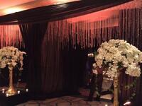 الحفل اثار إعجاب رواد مواقع الواصل الاجتماعي، وتناقلت المواقع صور حفل الزفاف الذي تميز بجماله وفخامته.