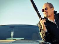 بلغ عدد أفلام محمود عبد العزيز نحو 90 فيلماً، قام فيها بدور البطولة بينما أخرج فيلماً واحداً هو "البنت الحلوة الكدابة". وقد تنوعت هذه الأفلام ما بين الرومانسية والكوميديا والواقعية.