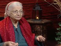 مريم نور تقول عن نفسها انها طالبة في مدرسة الكون التي هي المكان الوحيد الذي يعطيك المساحة كي تستطيع ان تعيش باختيارك، وعرفت بآرائها المثيرة للجدل ولها عدة مؤلفات.