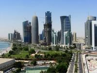 ما الذي تحاول قطر القيام به؟ ترفع وزنها الاستراتيجي، وتطمح أن تكون وسيطاً لا غنى عنه في المنطقة، وأن لقادتها صلات مع طائفة واسعة من الأحزاب، مثل القبائل المتحاربة في ليبيا، وطالبان، من ناحية أخرى، إلا أن اختيارات قطر خلال "ثورات الربيع العربي"، أضعفت مكانتها كطرف محايد.
