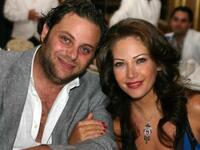 اكد الفنان سيف الدين السبيعي ان اساس الطلاق بينه وبين الفنانة سلافة معمار الذي اثمر عن ابنتهم "ذهب" يعود الى شخصيته المتناقضة بحيث لم يتناسب عقله مع من حوله من العائلة وانه شخص محب للوحدة وان سلافة لم تستطع تحمل هذا فكان الاتفاق على الطلاق.
