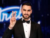 غمزة يعقوب: حظيت غمزة يعقوب شاهين بإشادة المعجبات، والتي ينتظرنها حلقة بعد حلقة، ولربما كانت سببًا في تحقيقه الرقم القياسي، فضلًا عن وسامته وأناقته، التي أضيفت كميزة لصوته العذب، فقالو فيه: "صَوْتُ يَعْقُوب بِنَكْهَةِ الأَرْضِ وَبِطَعْمِ قَهْوَةِ أُمِّي".