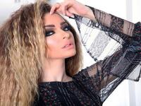 يبدو ان أضواء الشهرة أغرت زين كرزون خصوصا بعد دخول شقيقتها ديانا عالم الفن، ودقت كرزون كل ابواب الشهرة لتنجح كرزون في صنع قاعدة جماهيرية من خلال تطبيق السناب شات