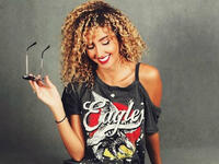 Sara who is an Instagram starlet already and known as Myriam Fares look alike for her curly iconic hair