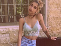 The Lebanese hottie is the daughter of Lebanese Diva Nawal Al Zoghbi and her 'ex husband' Elie Dib