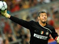 الإيطالي فرانشيسكو تولدو: انتقل من فيورنتينا إلى إنتر عام 2001 مقابل 14 مليون يورو.