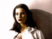 زبيدة ثروت:
توفيت الممثلة المصرية في 13 ديسمبر/كانون الأول، والتي تميزت بجمال عينيها، وتصدرت الأفلام الرومانسية في أواخر الخمسينيات.