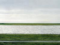 2. Andreas Gursky, Rhein II