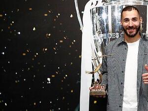 بنزيمة يحصد جائزة جديدة