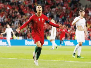 رونالدو يتألق ويقود البرتغال للنهائي
