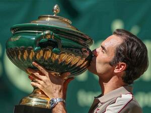 فيدرر يرفع عدد ألقابه هذا العام إلى ثلاثة (بعد دورتي دبي وميامي) وإلى 102 في مسيرته.