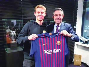 جوسيب ماريا بارتوميو رئيس برشلونة ودي يونغ