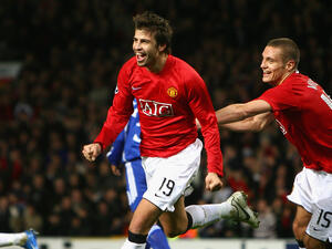 بيكيه (يسار)