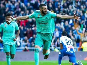 بنزيمة يسجل مجدداً