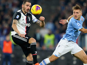 تشيرو إيموبيلي وبونوتشي (يسار) خلال المباراة