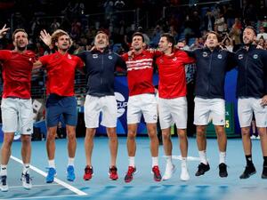 جوكوفيتش يقود صربيا للقب