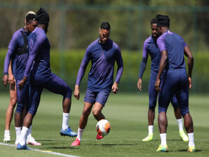 الدوري الإنجليزي يقترب من العودة أكثر