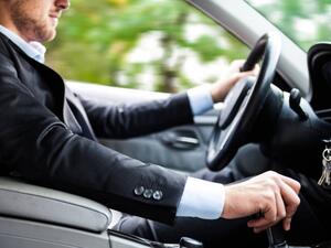 السيارات الحديثة تستبدل ناقل الحركة اليدوي بالآلي