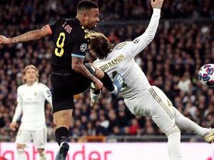 من مواجهة الذهاب بين العملاقين