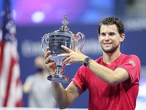 تيم يتوج باللقب