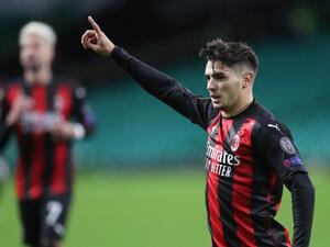 دياز يحتفل بهدفه