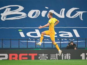 كاين يحتفل بهدفه