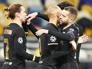 برشلونة يتألق أوروبياً على عكس وضعه محلياً