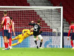 من مباراة أتلتيكو مدريد وبايرن ميونيخ في دوري أبطال أوروبا