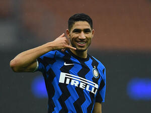 حكيمي يواصل التألق