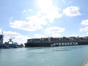 Megaship Blocking Suez Moves Slightly, No Timeline for Refloating