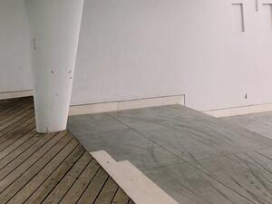 يحتاج باركيه المنازل الخشب إلى عناية خاصَّة لنواحي التشميع والتزييت من وقت لآخر يحتاج باركيه المنازل الخشب إلى عناية خاصَّة لنواحي التشميع والتزييت من وقت لآخر