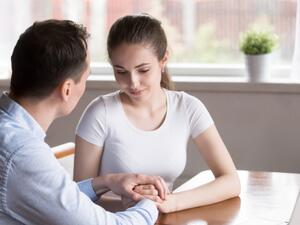 أهمية التواصل السليم تكمن في تجنّب سوء التفاهم بين الزوجين أهمية التواصل السليم تكمن في تجنّب سوء التفاهم بين الزوجين