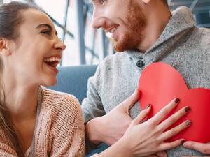 يجب وضع خطة للوقت الخاص مع زوجك حتى تجعلي حياتك سعيدة يجب وضع خطة للوقت الخاص مع زوجك حتى تجعلي حياتك سعيدة