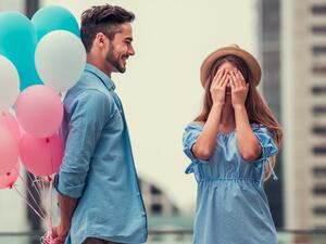 عليكِ العودة مرة أخرى إلى مواعدة زوجك هذا يعيد إليكما مشاعر الشغف عليكِ العودة مرة أخرى إلى مواعدة زوجك هذا يعيد إليكما مشاعر الشغف