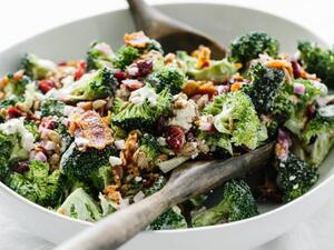 سلطة البروكولي