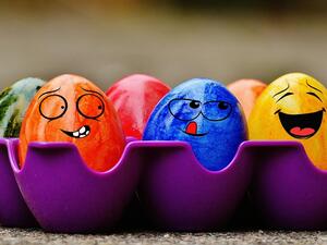  طريقة عمل البيض الملون 