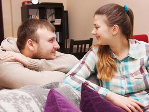 أظهري لزوجك حبّكِ كلّ يوم بكلمات رقيقة توصل له تقديركِ واحترامكِ له أظهري لزوجك حبّكِ كلّ يوم بكلمات رقيقة توصل له تقديركِ واحترامكِ له