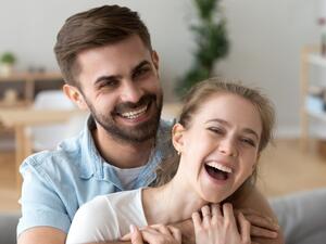 لا يكفي أن يحافظ الشريكان على كلمات الحب والود بينهما يجب أن يترجم لأفعال لا يكفي أن يحافظ الشريكان على كلمات الحب والود بينهما يجب أن يترجم لأفعال