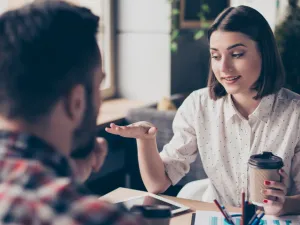 هناك بعض الأشخاص عليك أن تتجنب الوقوع في شجار معهم لأن الشجار معهم قضية خاسرة